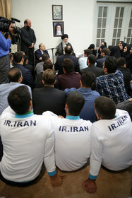 دیدار جمعی از مدال آوران ایران در بازی‌های آسیایی با مقام معظم رهبری
