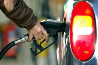 درخواست افزیش نرخ بنزین هنوز رسمی ارائه نشده است