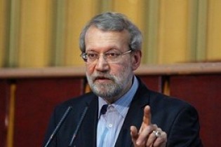 علی لاریجانی: اگر حوادث فرانسه در ایران بود، دشمنان می‌گفتند نظام در حال واژگونی است